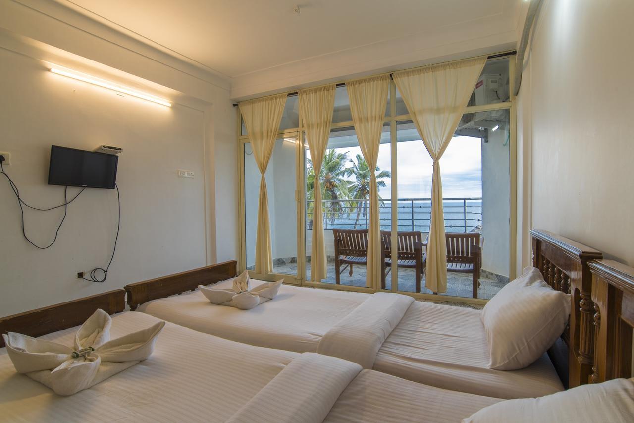 Surya Beach Resort Kovalam Exteriör bild