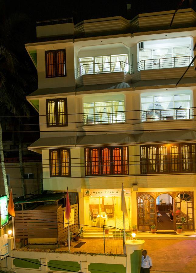 Surya Beach Resort Kovalam Exteriör bild
