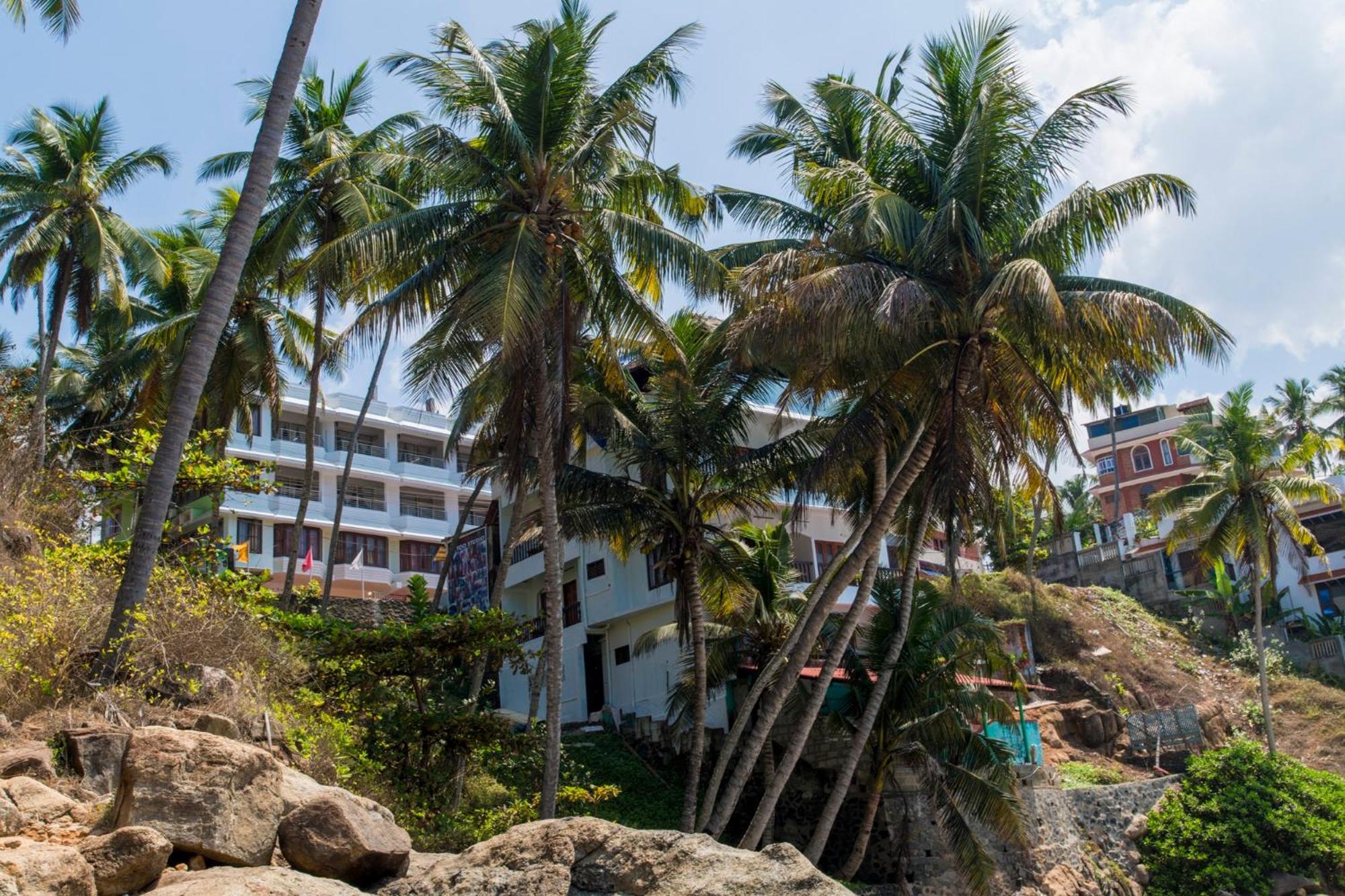 Surya Beach Resort Kovalam Exteriör bild
