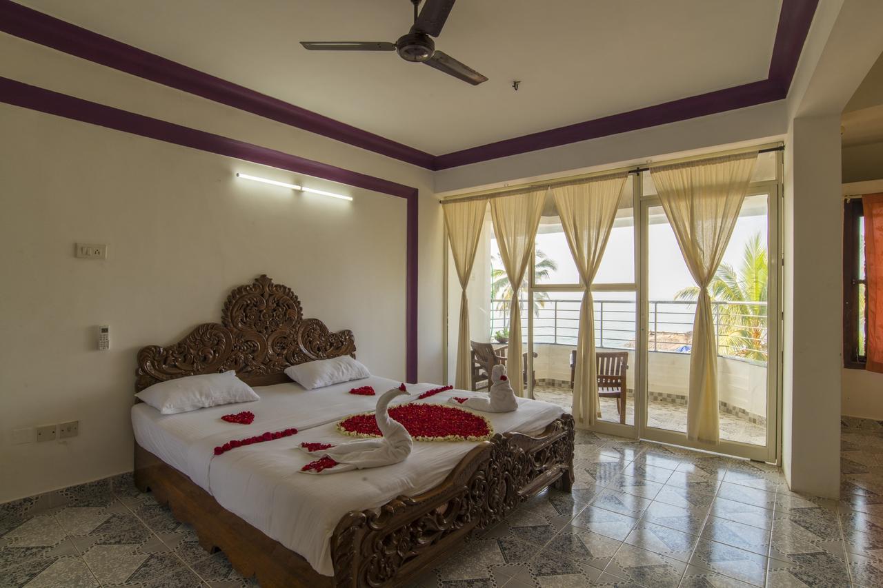 Surya Beach Resort Kovalam Exteriör bild