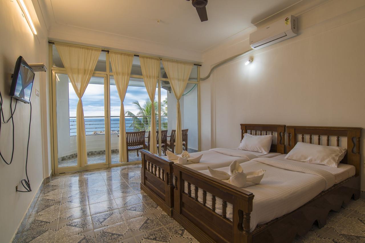 Surya Beach Resort Kovalam Exteriör bild