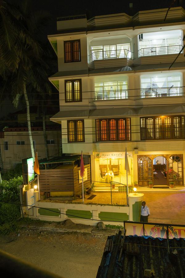 Surya Beach Resort Kovalam Exteriör bild