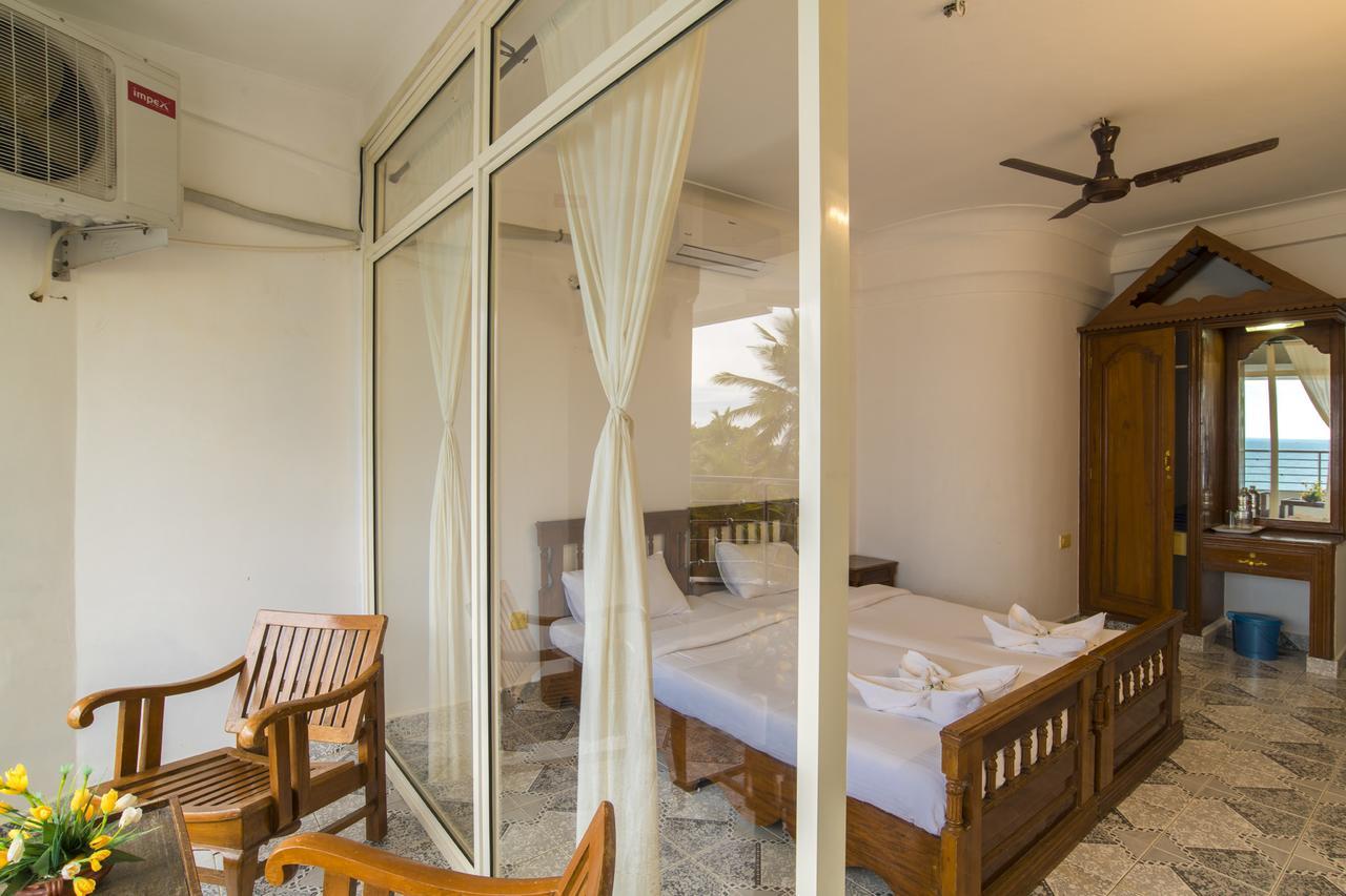 Surya Beach Resort Kovalam Exteriör bild